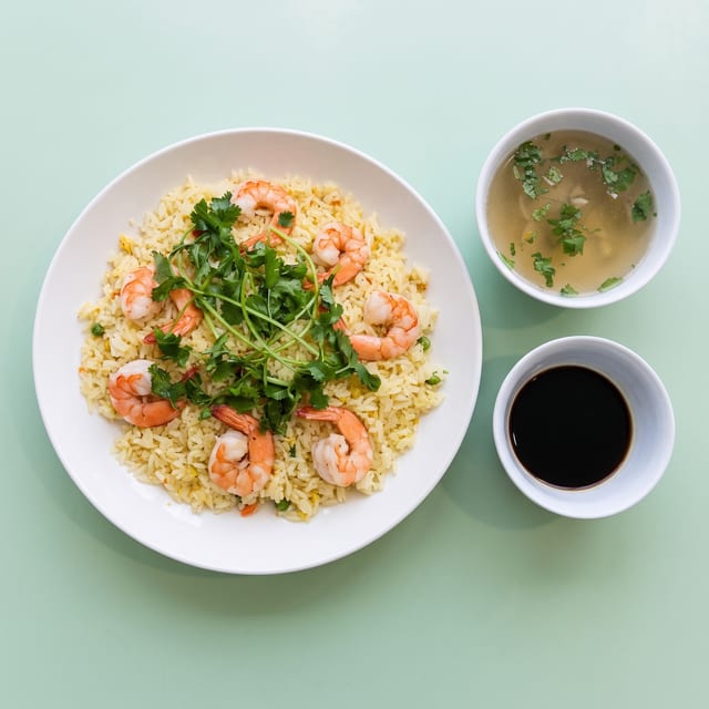 Cơm Chiên Tôm Hoặc Gà.